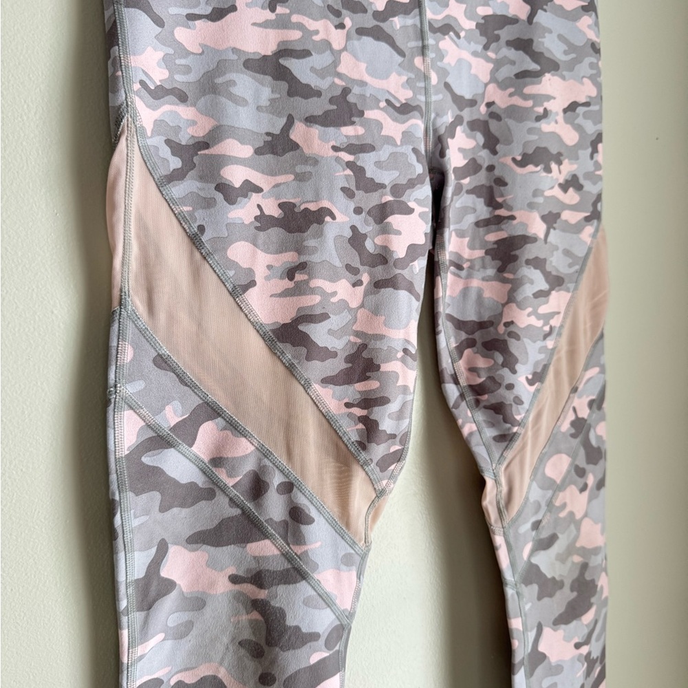 Trendy Camouflage Leggings - Pink and Gray - Picture 2 of 3